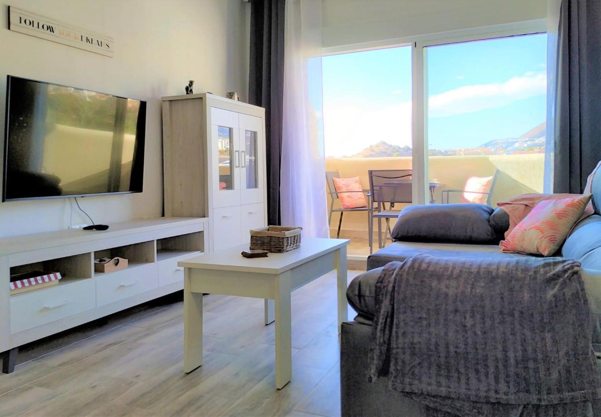 Deluxe Apartment In Benalbeach With Beach Views Benalmadena Exterior photo
